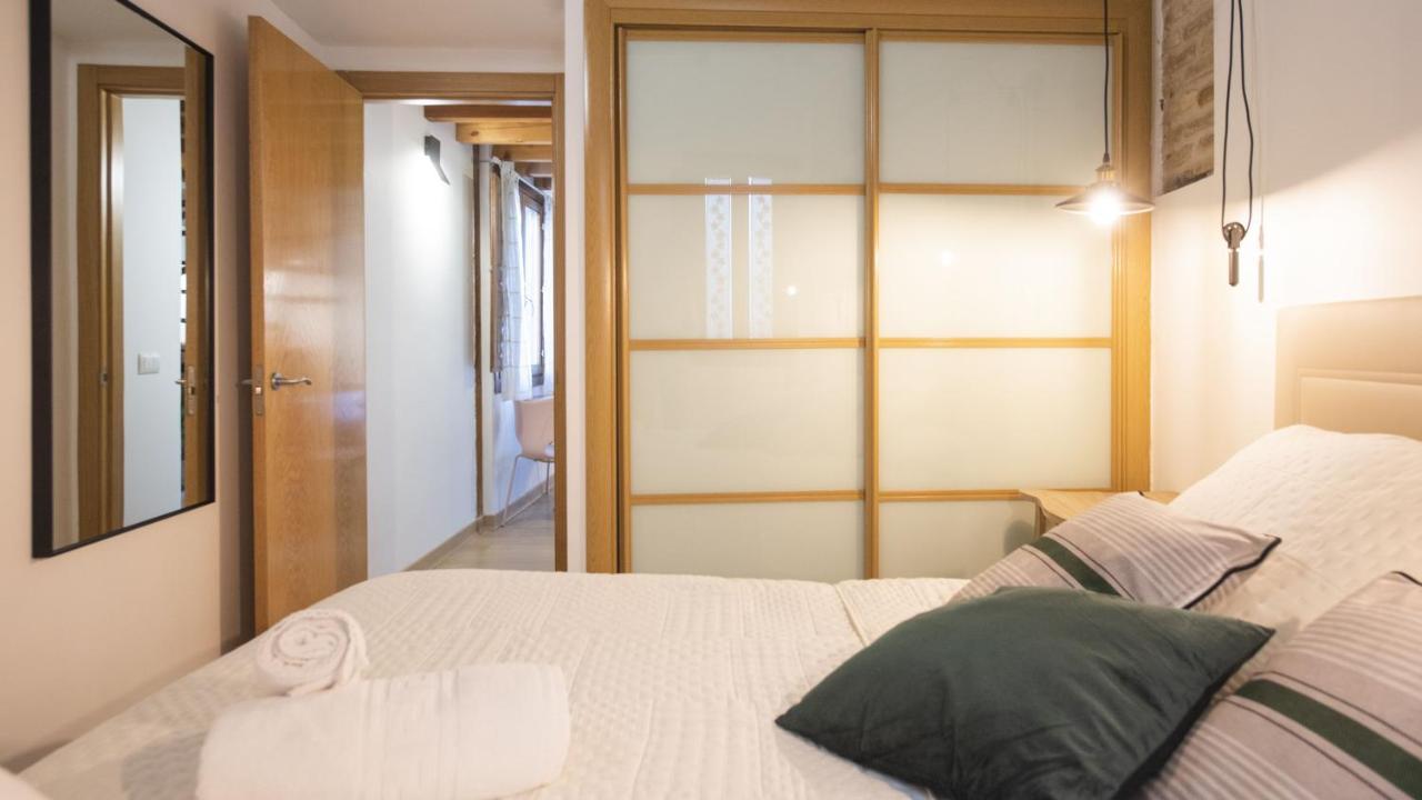 Madera Y Piedra - Apartamentos Aloha Toledo Bagian luar foto