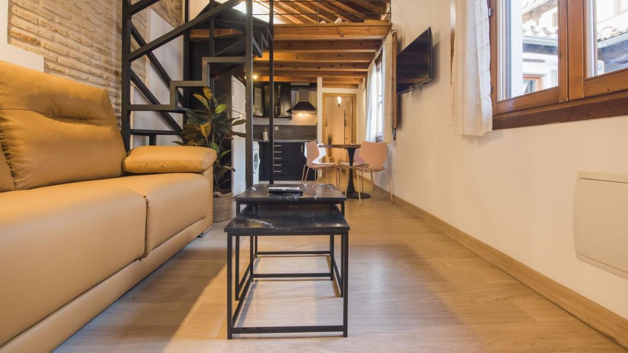 Madera Y Piedra - Apartamentos Aloha Toledo Bagian luar foto
